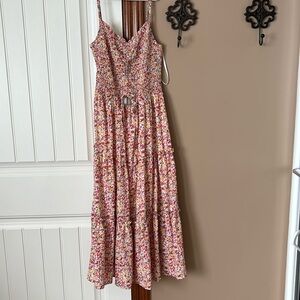 Floral tiered midi dress.